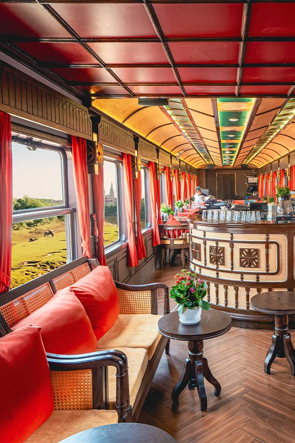 The Train 21 sjourney-bistro-car-03