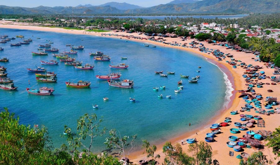 Experience Autumn in Vietnam by Luxury Train: Golden Landscapes and Cultural Festivals 4 phu-yen