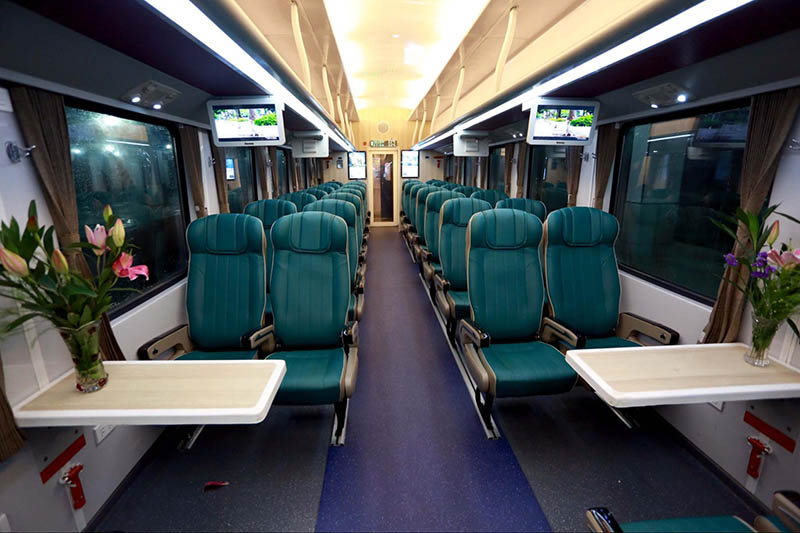 hanoi-train-seating