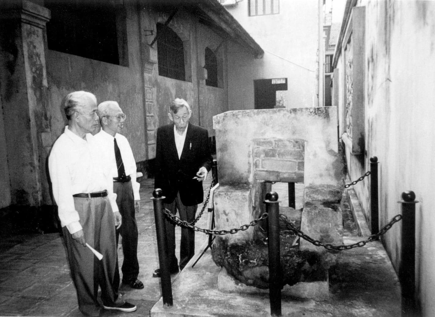 Hoa Lo Prison – The Haunted Heart of Hanoi’s History 5 General Secretary Do Muoi and the historic prison break