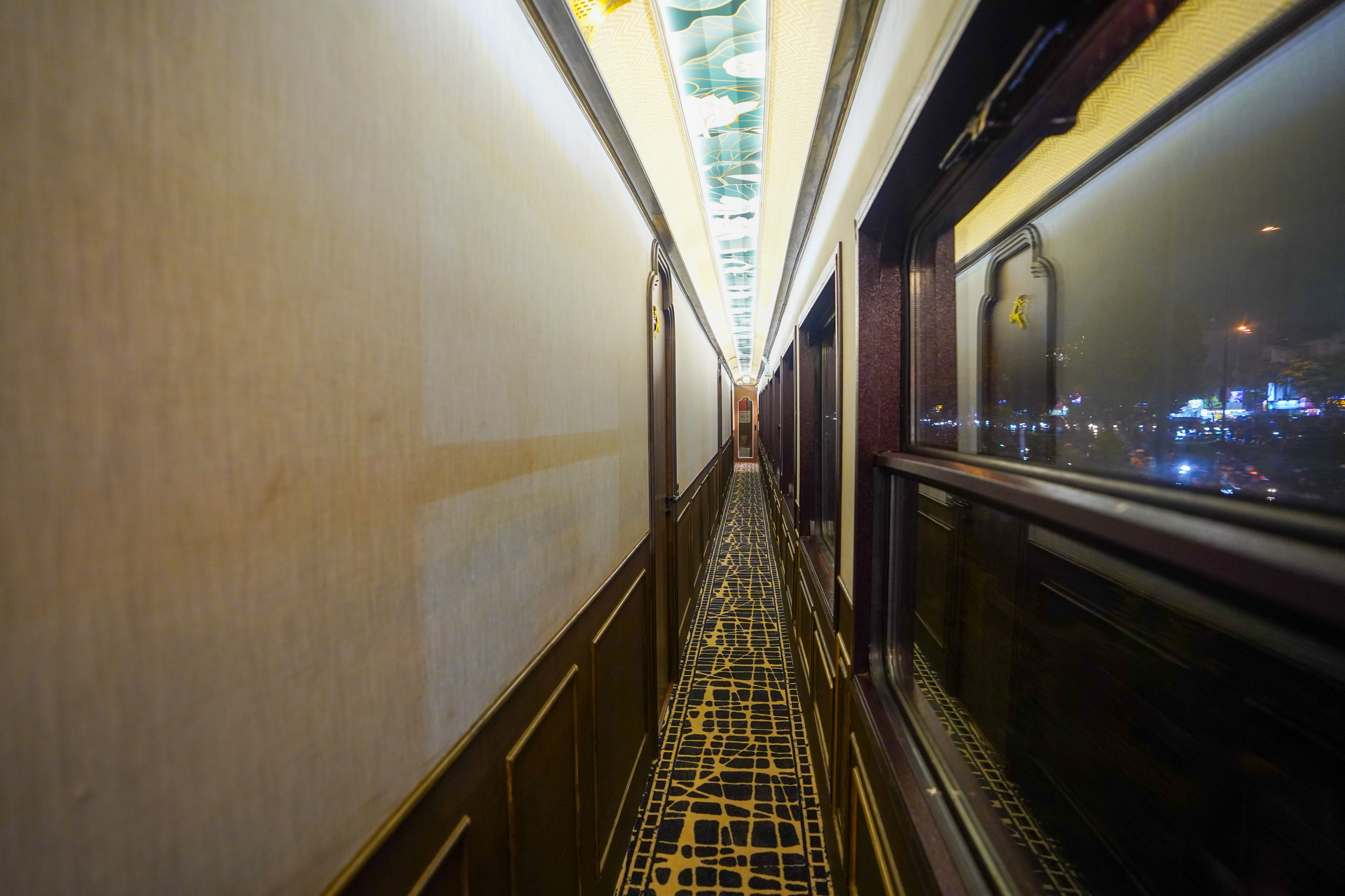 sjourney is the best choice for discorver tet by train