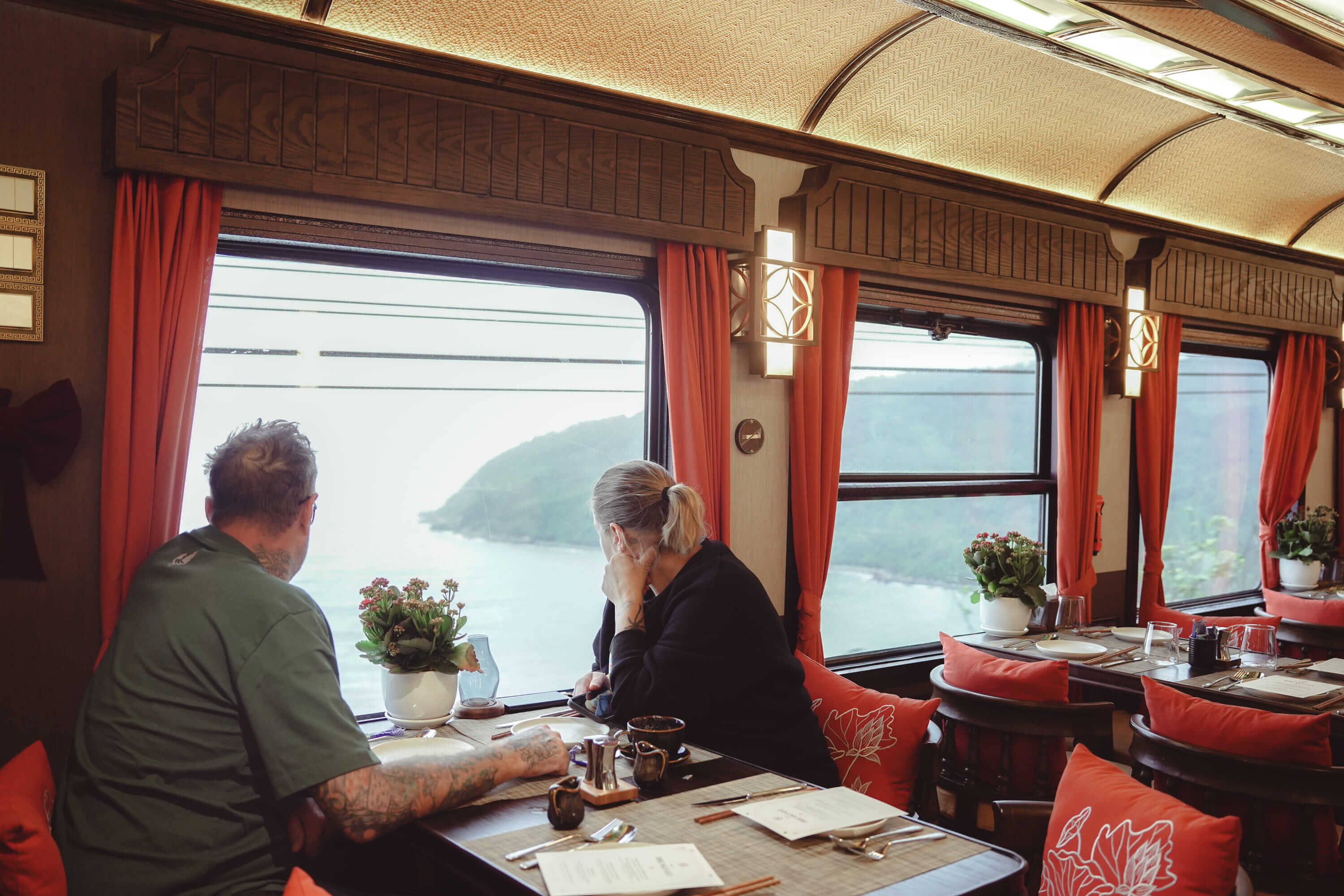Experience the “Hanoi to Sapa by Train” Journey — A Luxury Ride to the Beauty of Northwest Vietnam 1 FC100487 1 1