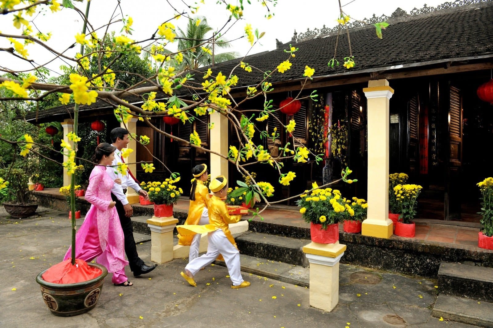 Vietnam Lunar New Year Travel by Train: A Luxury Family Journey with SJourney 1 Vietnam Tet festival by luxury train
