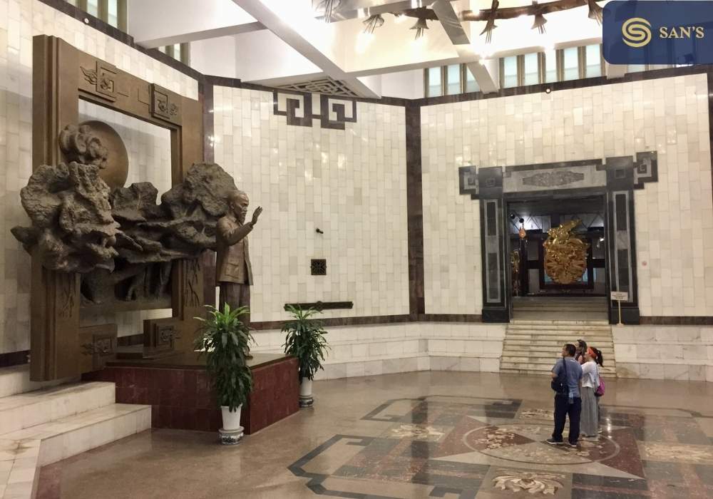 Ho Chi Minh Mausoleum: Do not miss out the greatest historical destination in Vietnam 4 Ho Chi Minh’s embalmed body is on display