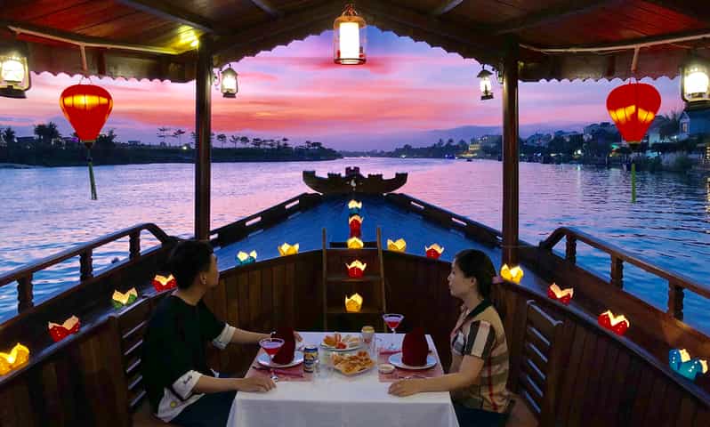 Luxury Family Holidays Vietnam: Your Guide to Unforgettable Family Adventures 9 Vietnam-holiday-in-luxury-cruise
