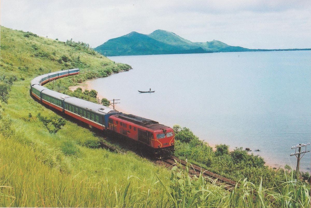 travelling around vietnam by train