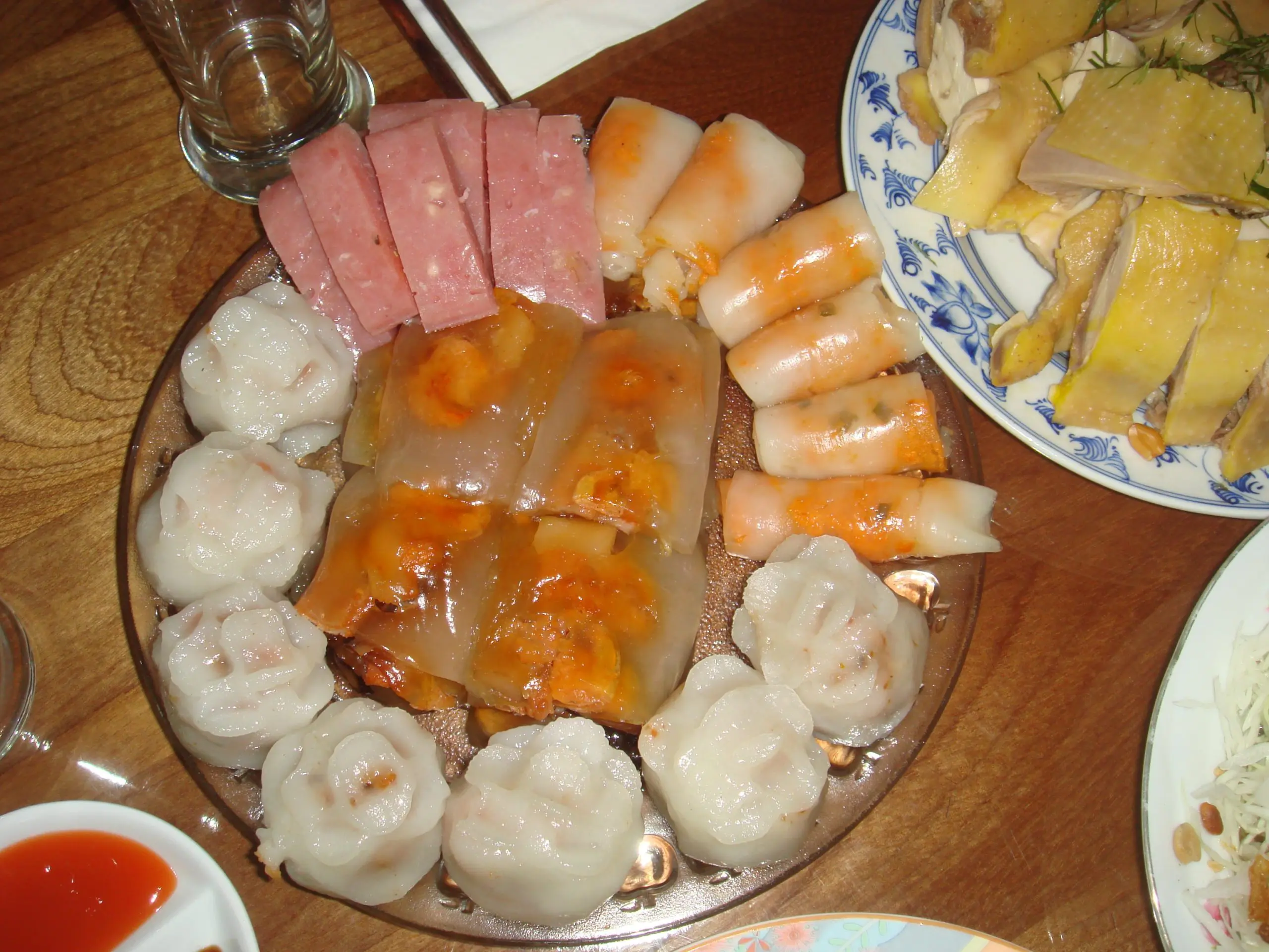 What Are Some Popular Dishes In Vietnam? Our Top 15 16 banh bot loc popular dishes in vietnam min scaled