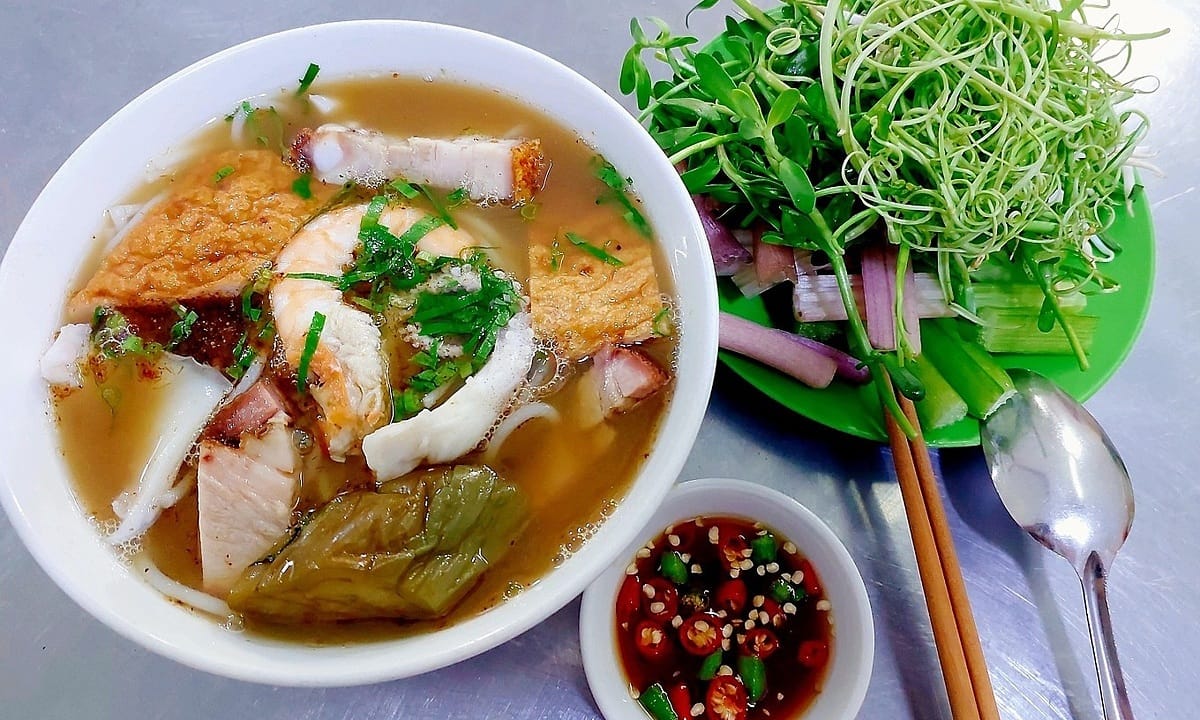 Southern Vietnamese Food: A Guide to Top Flavors 14 fermented fish soup