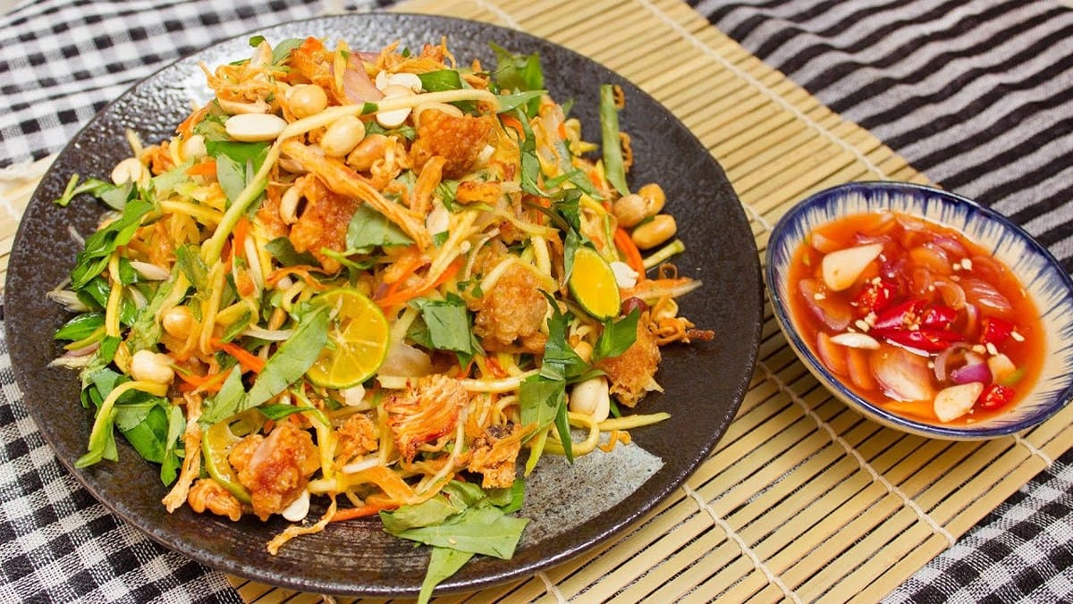 Southern Vietnamese Food: A Guide to Top Flavors 11 mango salad
