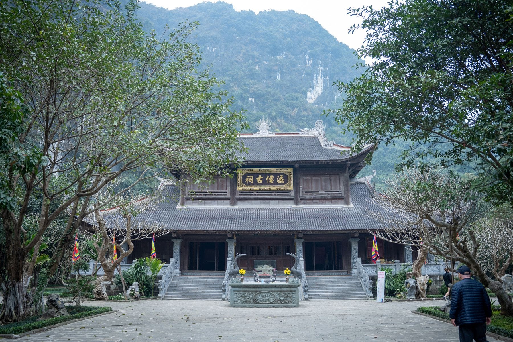 Ninh Binh: The “Halong Bay on Land” Experience 2 ninh binh train travel