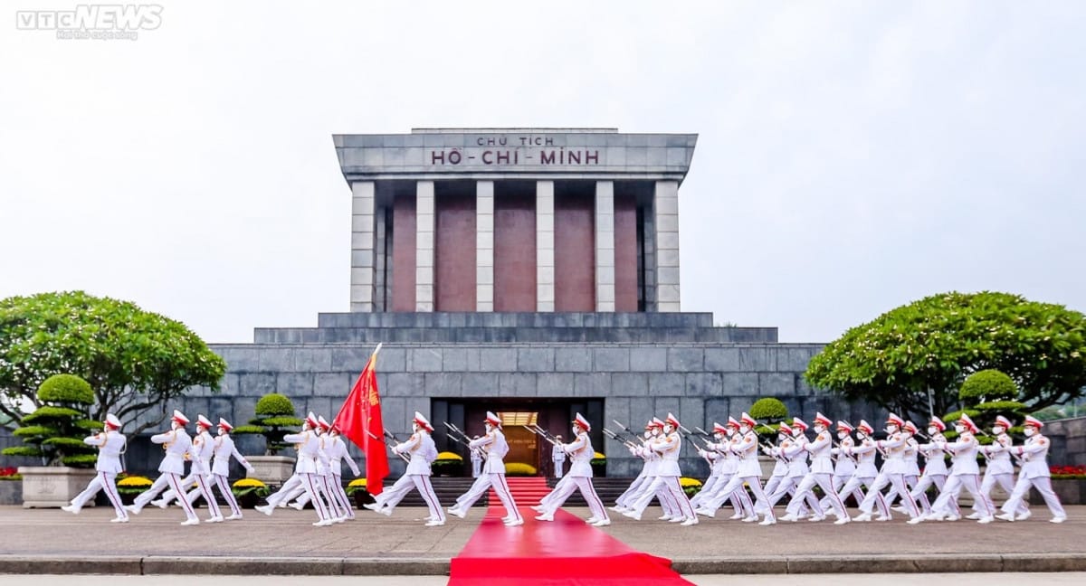 Ho Chi Minh Mausoleum: Do not miss out the greatest historical destination in Vietnam 1 Ho Chi Minh Mausoleum