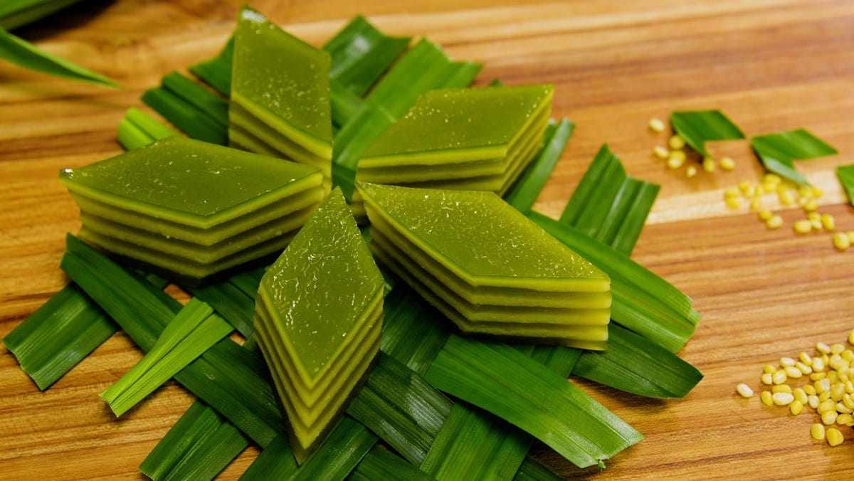 Southern Vietnamese Food: A Guide to Top Flavors 9 pig cake southern vietnamese dessert