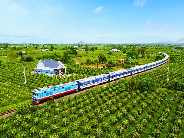 vietnam train holiday